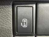 【パワースライドドア】スマートキーや運転席のスイッチでスライドドアの開閉が可能♪電動だから力を入れてドアを開ける必要が無く、小さいお子様でも、重い荷物を持っている時もラクに開け閉めできます♪