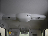天井にはスリムサーキュレーター装備☆空気を循環してくれるので後席も快適に過ごして頂けます。