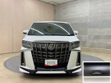 お車購入のポイントとなるフロントマスクです。上質で迫力あるデザインですね☆☆