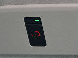 「SOSコール」が付いています。交通事故や急病などの緊急時に、専門のオペーレーターが消防司令センターや警察に迅速に連絡し、緊急車両の手配をサポートします。