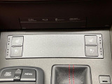 【シートヒーター&ベンチレーション】夏場は涼しい風でお尻や背中の熱やムレを防ぎ、冬はエアコンよりも早く温まってポカポカに!季節を問わず快適に過ごせます。