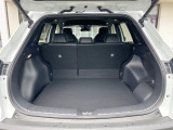 【パワーバックドア】スマートキーや運転席のボタンを押すだけでリアゲートが自動で開閉します!荷物を持っている時や、高い位置にあるバックドアを閉める際に便利な機能です♪