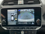 『アラウンドビューモニター』はスムーズな駐車と安全確認をサポートします。