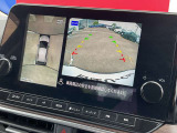 上から丸見えアラウンドビュー!車を真上から見下ろした様な映像を映し出すアラウンドビューモニター。これで車庫入れもラクラク。