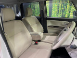 運転席シート廻りは使用感も少なく、良好な状態となっています。前オーナー様が丁寧に使っていたことがよくわかりますね。