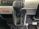 発進時から滑らかに加速する無段階変速のCVTはストップ&ゴーの多い街の中も快適です