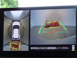 バックガイドモニターを装備しています、車庫入れもラクラクです。パノラミックビューモニターを搭載しています、上からの画像も表示されます。