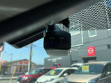 最近では付いてる車も多くなってきました。中古車ではまだまだ付いていればラッキーな日産純正前後ドライブレコーダーです♪
