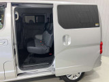 スライドドアで狭い場所での乗り降りや荷物の積み下ろしもしやすいです