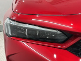 LEDヘッドライトは、点灯の瞬間から最大光量を発揮し、突然暗くなるトンネルなどでの安定感を高めます。