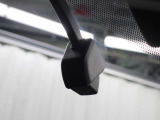 交通事故処理の迅速化等、運転中の「万が一」を記録してくれ、もしもの時も心強いドライブレコーダーを装備しています。