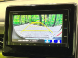 【バックカメラ】駐車時に後方がリアルタイム映像で確認できます。大型商業施設や立体駐車場での駐車時や、夜間のバック時に大活躍!運転スキルに関わらず、今や必須となった装備のひとつです!