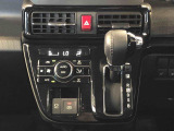 温度を設定すれば、自動で車内の温度管理をしてくれる優れものです♪ATミッションで運転楽々