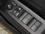 電動格納式ドアミラー・パワーウインドウを装備しています。