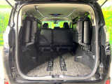 普段のお買い物や通勤、送迎等に十分な荷室スペースを確保しております。セカンドシートを倒すと、大きな荷物の積載も可能です♪