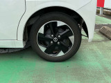 純正アルミホイール付!このお車にぴったりなホイールが付いてます◎