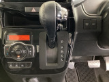 発進時から滑らかに加速する無段階変速のCVTはストップ&ゴーの多い街の中も快適です