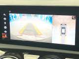 ●パノラミックビューモニター:専用のカメラにより、上から見下ろしたような視点で360度クルマの周囲を確認することができます☆死角部分も確認しやすく、狭い場所での切り返しや駐車もスムーズに行えます。