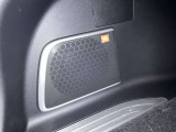 高機能サウンドシステム。車内に臨場感ある音楽空間を生み出します。