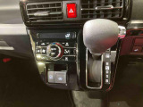 納車前にはプロのメカニックが、各部の点検を行います。ディーラーにしか出来ない品質、そしてサービスできっと満足していただけると思います!