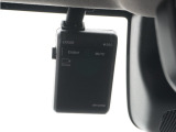 ◆ドライブレコーダー◆映像・音声などを記録する自動車用の装置です。 もしもの事故の際の記録はもちろん、旅行の際の思い出としてドライブの映像を楽しむことができます。