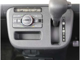 【オートエアコン】設定した温度が常に保たれるので快適にドライブが楽しめます