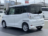 車線逸脱警報、車両が車線をはみ出す可能性がある場合に警報音と警告表示でドライバーに知らせてくれます。