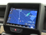 ホンダ純正8インチナビVXM-217VFEiを装備しております。