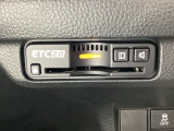 ハンドルの右側にETC2.0がついています。高速道路の料金所の通過も楽々です!。カードの取り出しもしやすい場所についています。