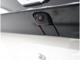 バックカメラが付いているので後方確認が非常にしやすいです。今や運転初心者も熟練者も必須装備!ついていて損はないですね♪