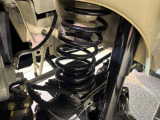 お車を安心してお乗りいただく為には、足回りの定期点検が欠かせません。サービスサポート(有償保証)では無料点検もご提供しており、安心のカーライフをお過ごしいただけるサポート体制が整っています。