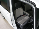 程よい硬さとホールド性が高いシートで長時間運転も快適です。