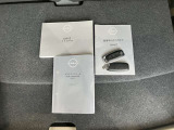 インテリジェントキーです♪キーを近づけてドアハンドルのスイッチを押すだけで開閉が出来ます♪カバンやポケットに入れてても反応するのでスムーズに乗車出来ます☆