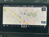 タッチスクリーンを採用。従来のナビゲーションシステムの域を超える、車両を総合的に管理するインフォテイメントシステムです。