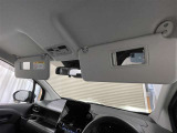 運転席・助手席にはバニティミラー付き♪身だしなみチェックできますよ(^^♪