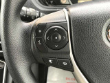 【ステアリングスイッチ】ステアリングを握ったままオーディオ等がコントロール出来ますので、利便性だけでなく事故防止にも繋がります。