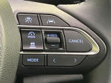 【レーダークルーズコントロール】高速道路での長距離走行が楽に!!自動で速度を保つクルーズコントロールが、衝突軽減システムと連携し、前方の車両を感知して車間を保つように速度調節してくれます!!
