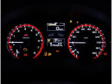 視認性に優れたメーターで、夜間走行も安心して運転できます!マルチインフォメ―ションディスプレイには車両情報を表示!メーター内の光度調整機能も付いております