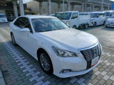 トヨタの中古車には3つの安心をセットにしています。1トヨタ認定検査員による車両状態の評価。2まるまるクリーニングによる内外装のクリーニング。31年間走行距離無制限の安心保証(無料)。