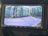 【バックカメラ】駐車時に後方がリアルタイム映像で確認できます。大型商業施設や立体駐車場での駐車時や、夜間のバック時に大活躍!運転スキルに関わらず、今や必須となった装備のひとつです!