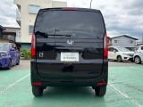 バック時目視しにくいクルマの周囲をカメラで映し出し、安全・安心駐車をサポート♪バックの苦手な方も後ろがハッキリ見えるので安心ですよ♪