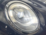 ●LEDヘッドライト:夜間走行時も良好な視界を確保し安心して運転できる高輝度LEDヘッドライトを装備!点灯速度が早く、消費電力も抑えられています。