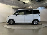助手席側は電動スライドドアになってます。運転席やキーのリモコンで開閉できるので手が塞がっていても楽に積み降ろし出来ますよ。