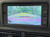 【バックカメラ】駐車時に後方がリアルタイム映像で確認できます。大型商業施設や立体駐車場での駐車時や、夜間のバック時に大活躍!運転スキルに関わらず、今や必須となった装備のひとつです!