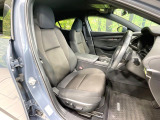 運転席シート廻りは使用感も少なく、良好な状態となっています。前オーナー様が丁寧に使っていたことがよくわかりますね。