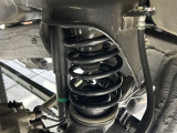お車を安心してお乗りいただく為には、足回りの定期点検が欠かせません。サービスサポート(有償保証)では無料点検もご提供しており、安心のカーライフをお過ごしいただけるサポート体制が整っています。