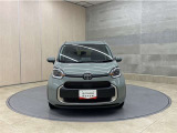 お車購入のポイントとなるフロントマスクです!シャープな目つきが印象的なデザインのヘッドランプです。
