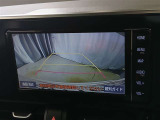 駐車が苦手な方でも安心のバックガイドモニター搭載。 後方の映像をクリアに表示し、ガイドラインで車庫入れや縦列駐車をしっかりサポート。毎日の運転がぐっとラクになります。