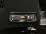 ハンドルの左下にETCがついています。高速道路の料金所の通過も楽々です!。 カードの取り出しもしやすい場所についています。
