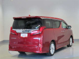 走りにこだわりながら収納力も持ち合わせたお車です。荷物を載せて軽快なドライブを楽しめますよ